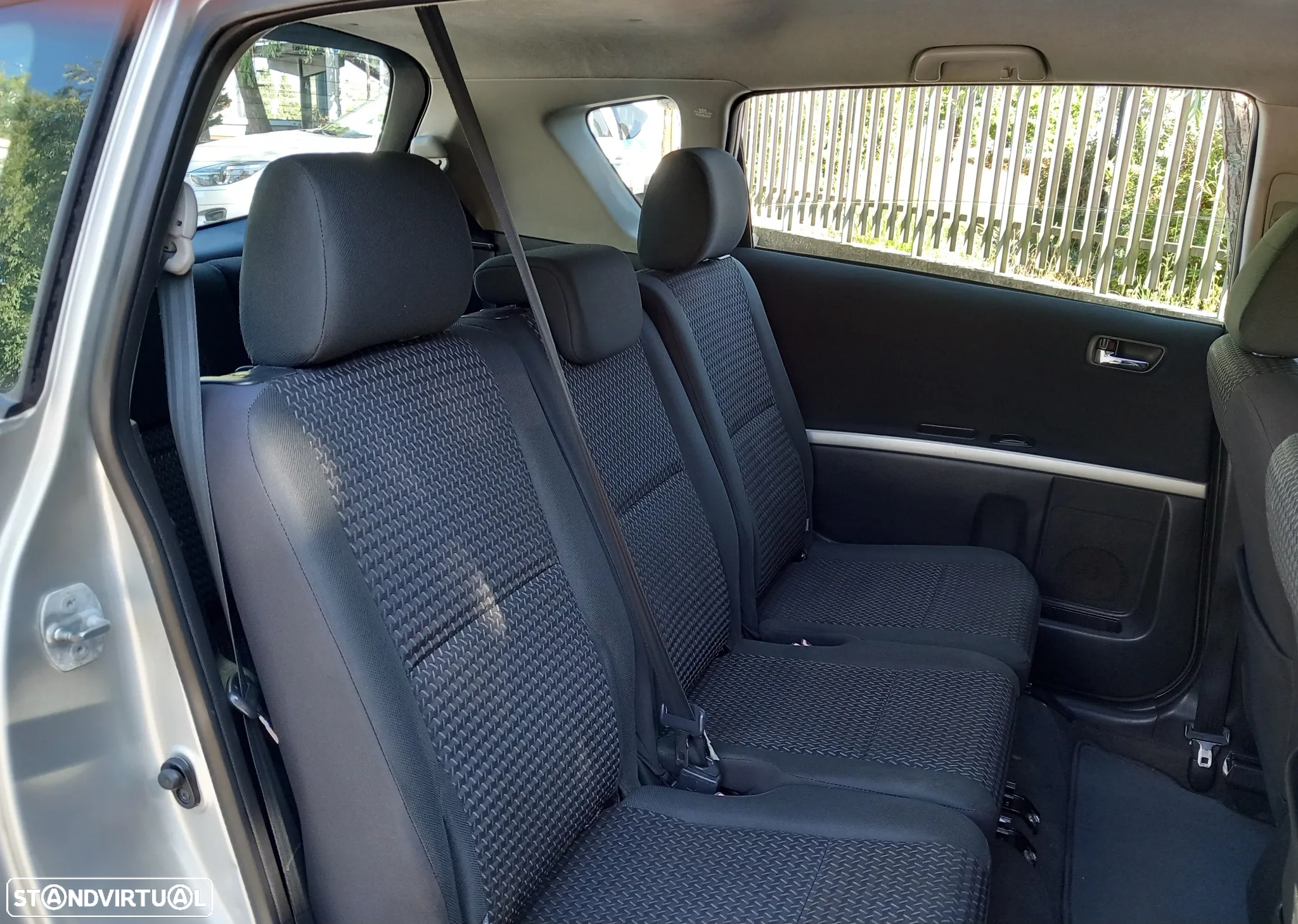 Toyota Corolla Verso 2.2 D-4D Sol - 12
