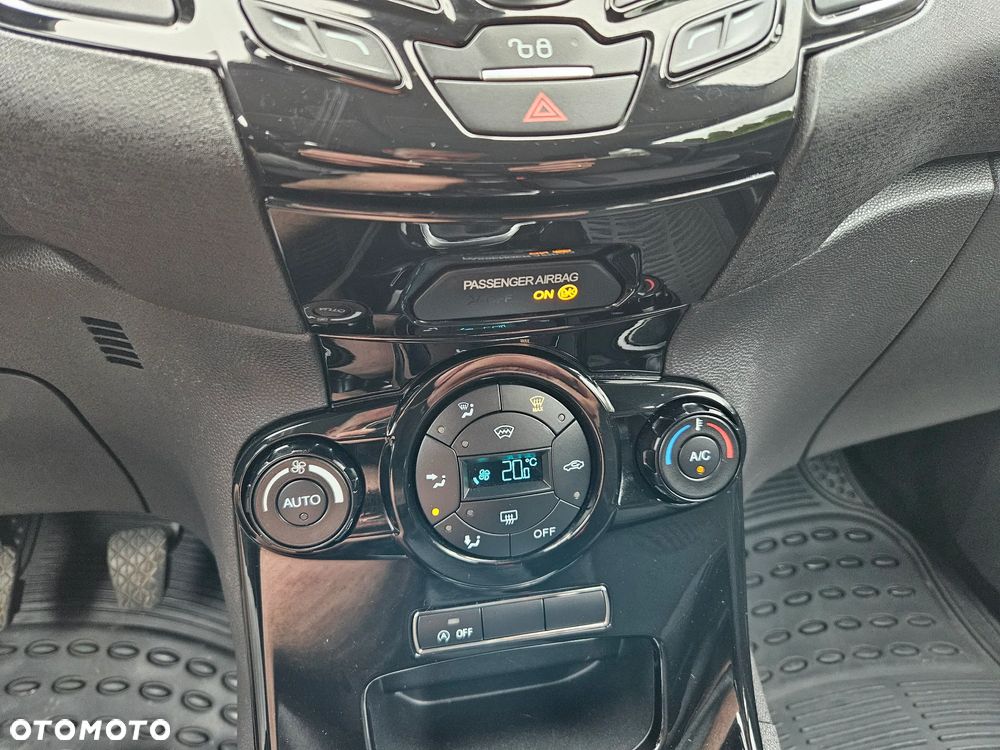 Ford Fiesta 1.0 EcoBoost STart-Stop Titanium - 18