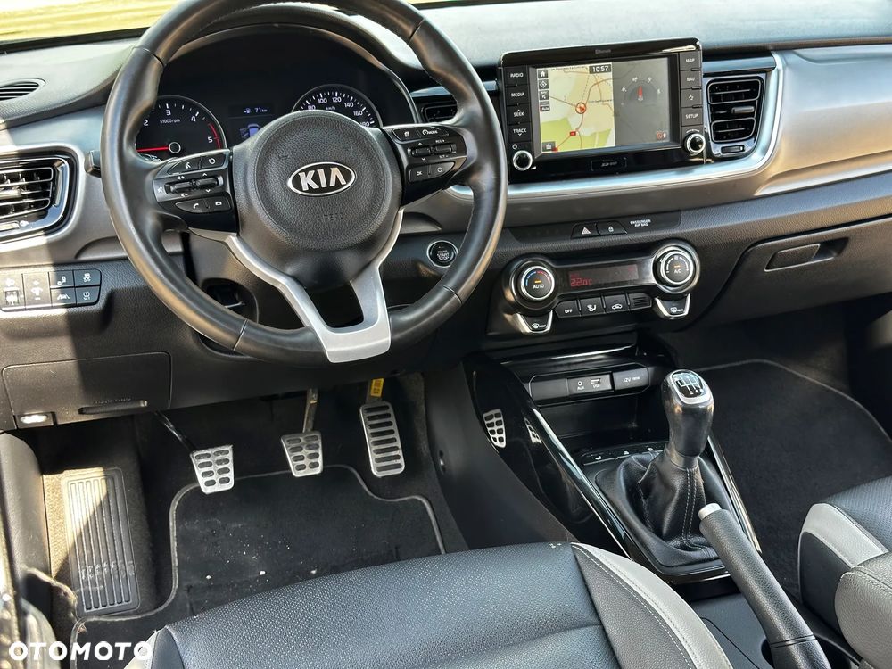Kia Stonic - 23
