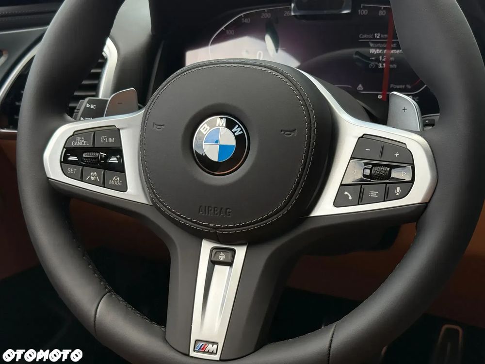 BMW Seria 8 - 21