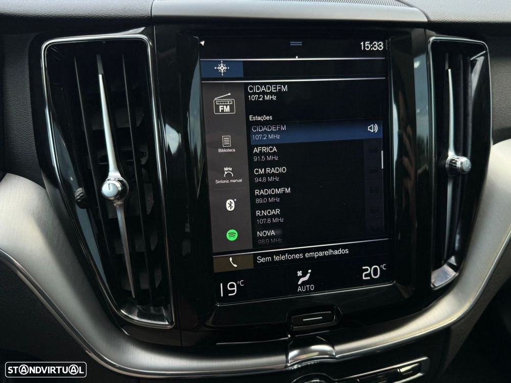 Volvo XC 60 2.0 T8 PHEV Momentum Plus AWD - 39