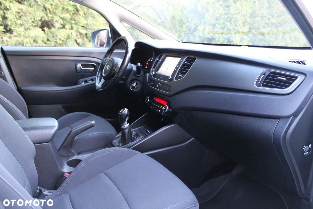 Kia Carens 1.7 CRDi M 7os EU6 - 18