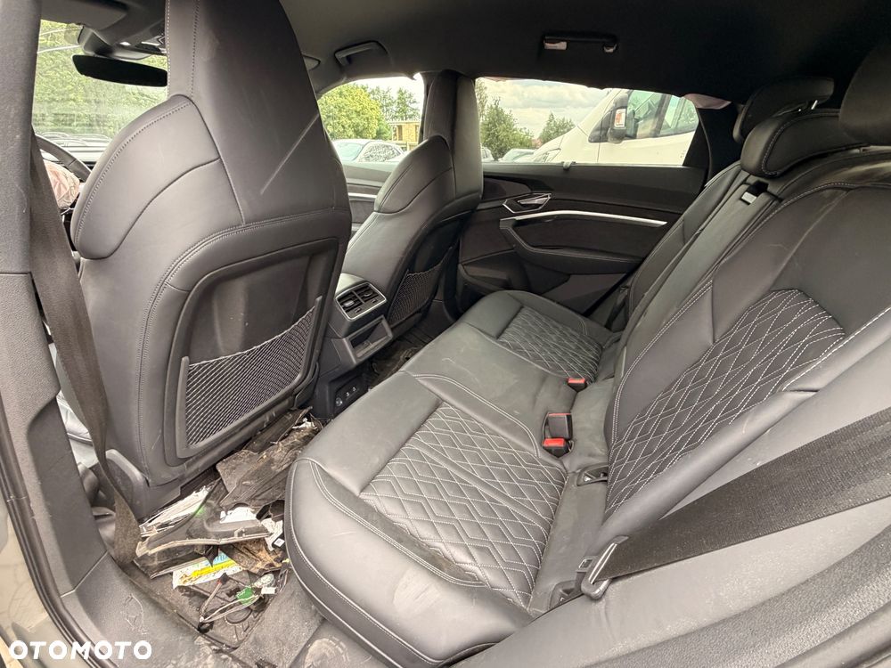 Audi Q8 Sportback e-tron 55 quattro S line - 39