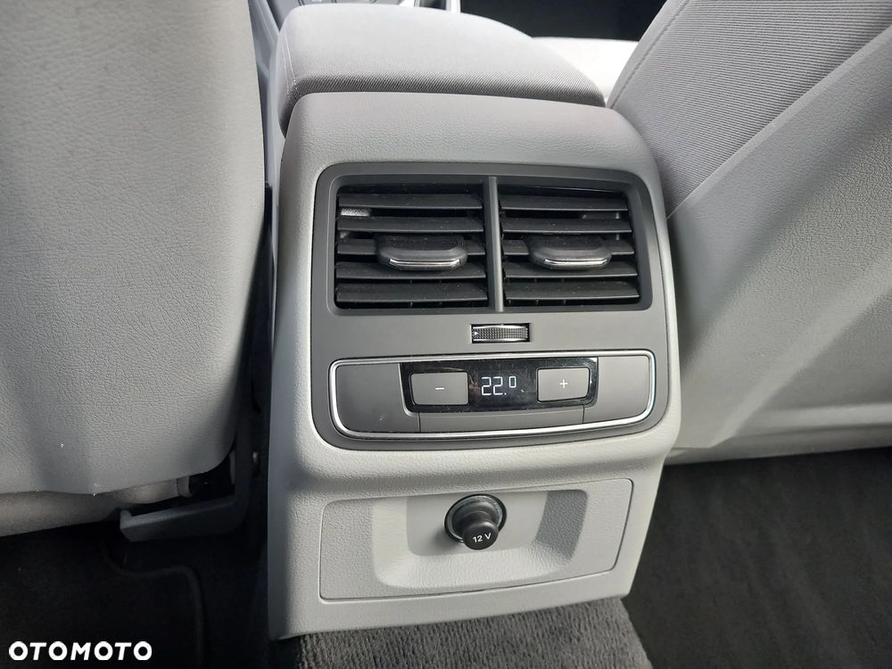 Audi A4 Avant 35 TFSI S tronic - 24