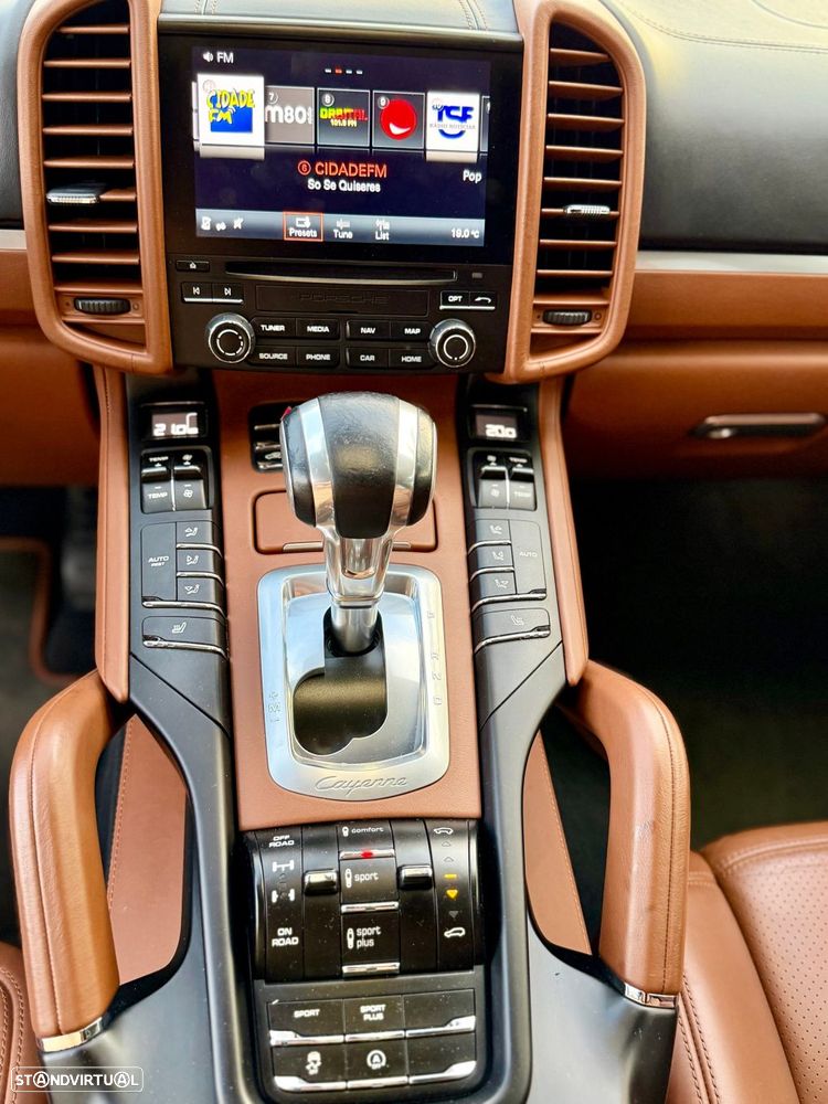 Porsche Cayenne Platinum Edition - 36