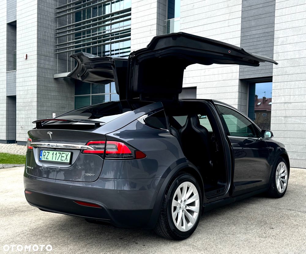 Tesla Model X Long Range Plus - 17