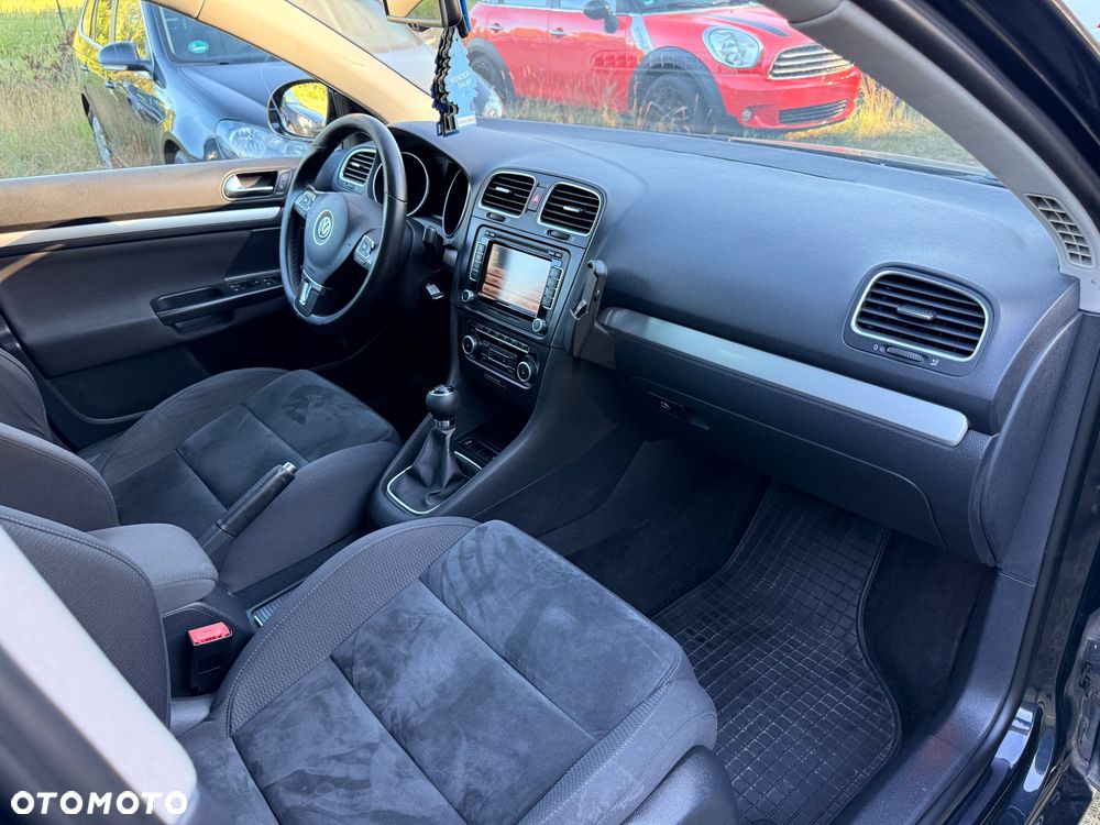 Volkswagen Golf 1.6 TDI DPF Highline - 19