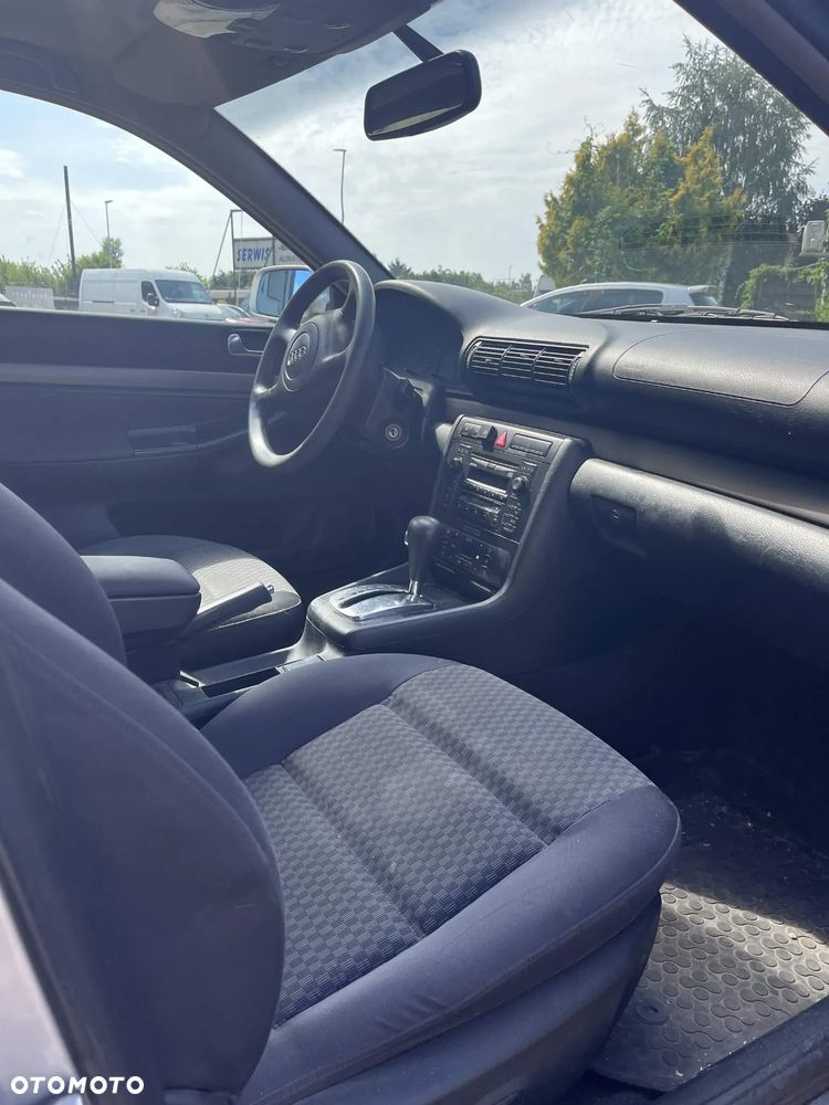 Audi A4 Avant 1.8 - 9