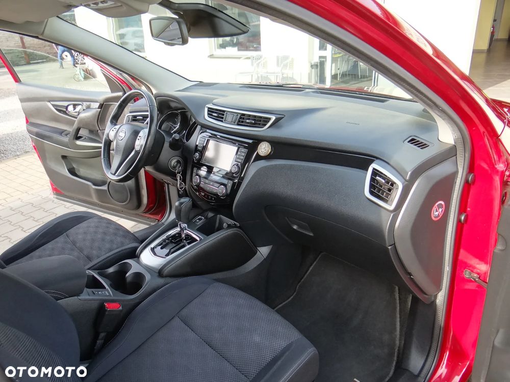 Nissan Qashqai 1.2 DIG-T Xtronic TEKNA+ - 32