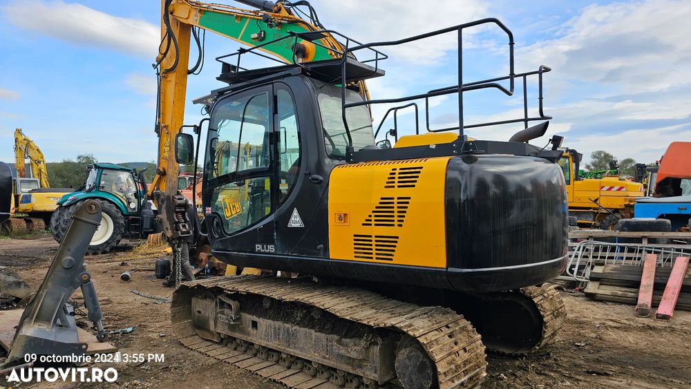 JCB JS131 Excavator pe senile 131 - 2