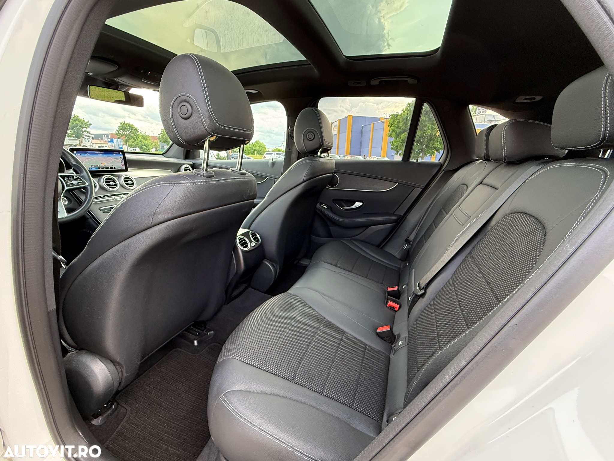 Mercedes-Benz GLC 200 d 4Matic 9G-TRONIC Exclusive - 4