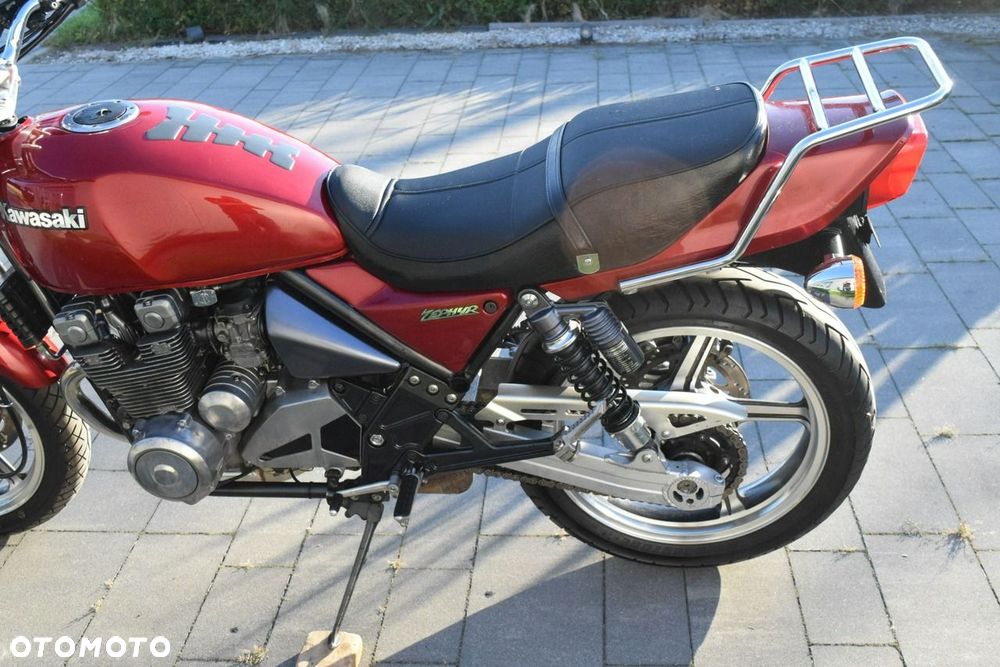 Kawasaki ZR - 6