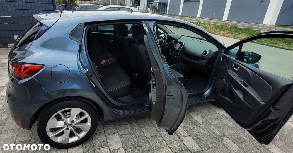 Renault Clio 1.2 16V Limited - 12
