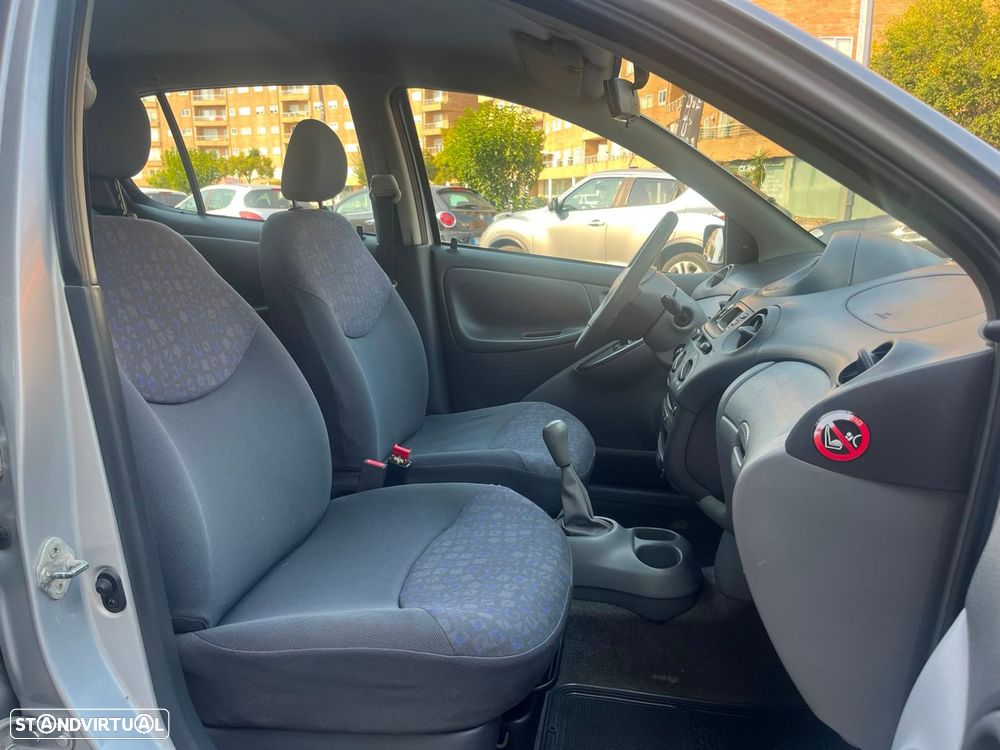 Toyota Yaris 1.0 Sol ABS+CD+AC - 10
