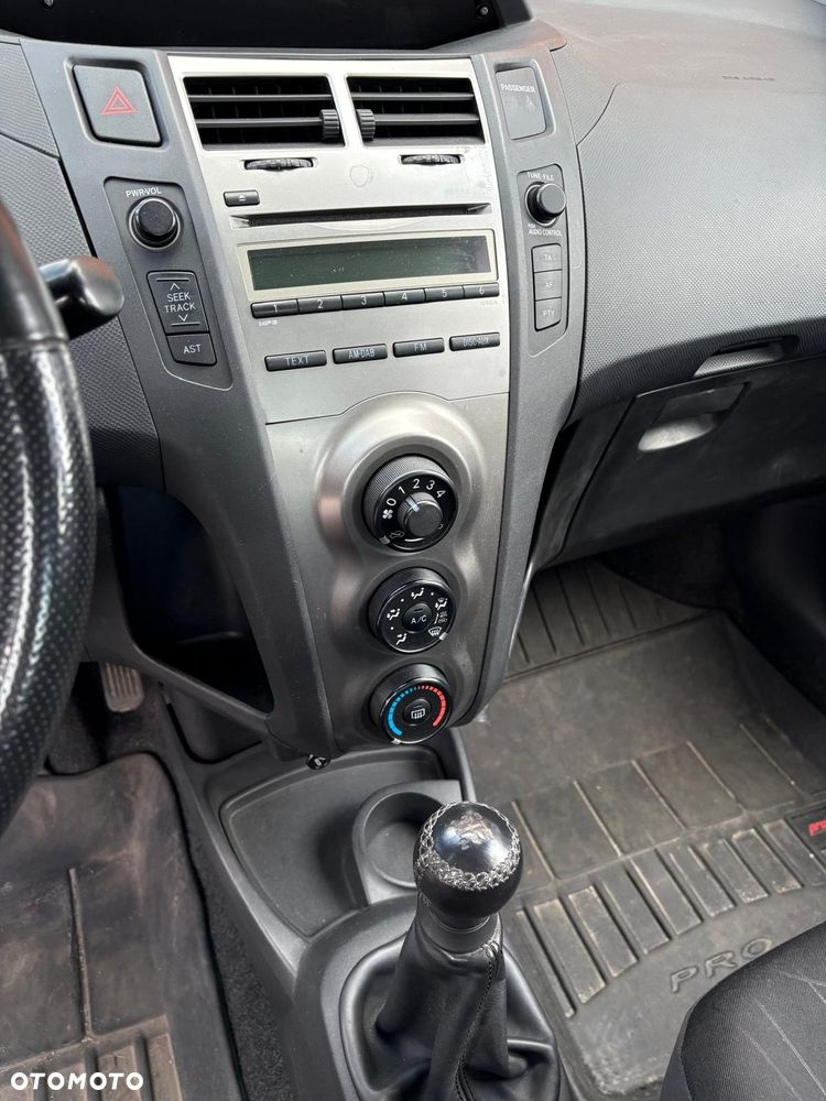 Toyota Yaris 1.0 Luna - 7