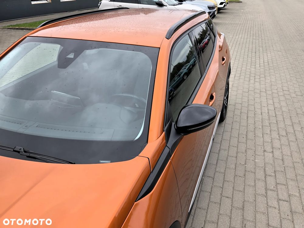 Peugeot 2008 PureTech 100 Allure S&S BVM6 - 11