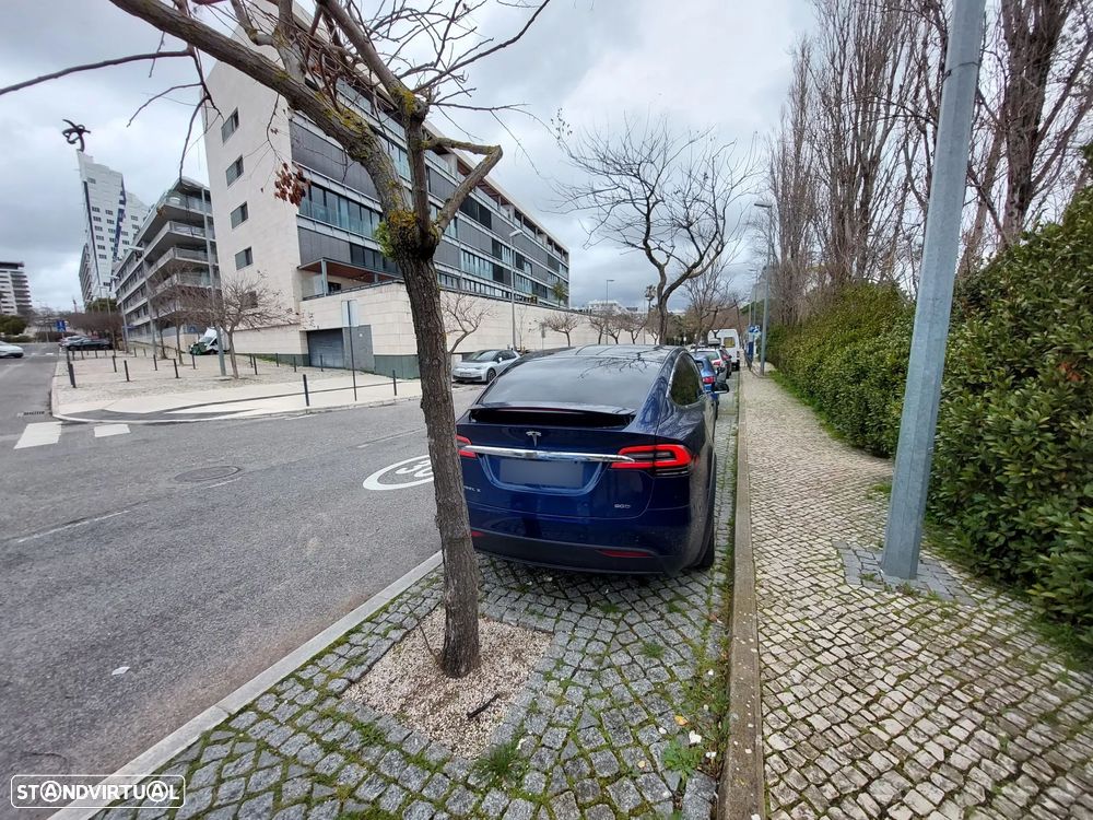 Tesla Model X 90D AWD - 3