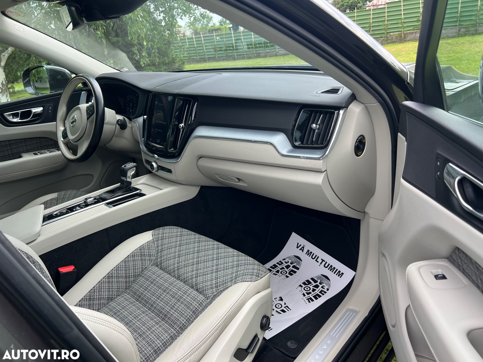 Volvo XC 60 D4 AWD Geartronic RDesign - 2