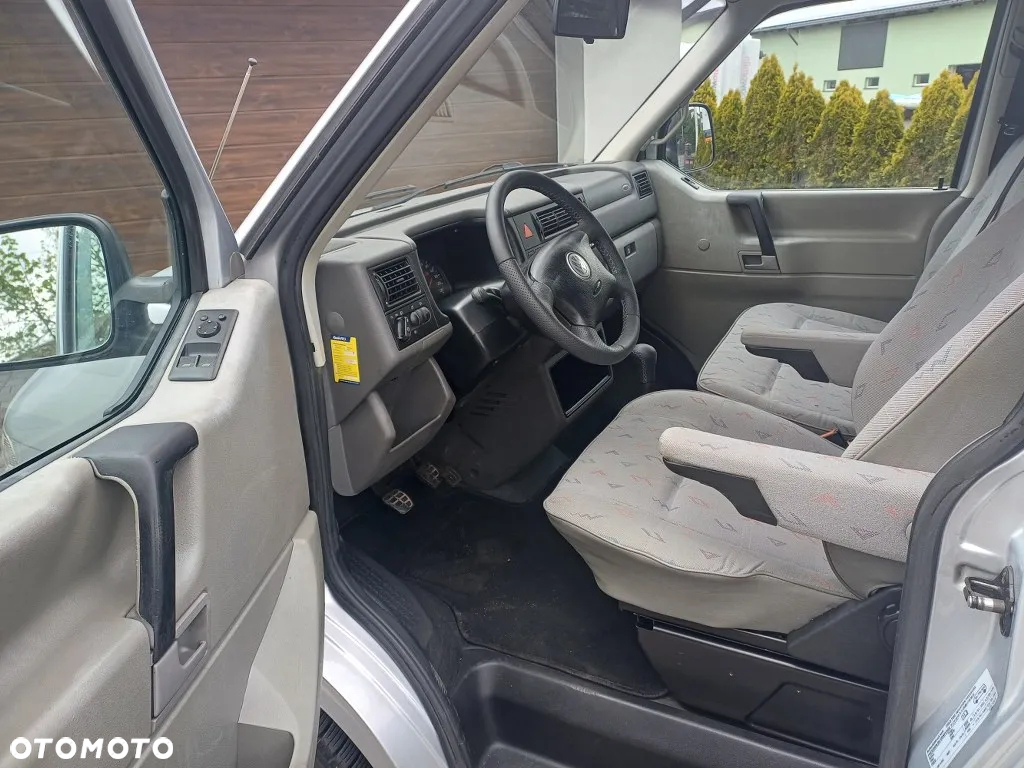 Volkswagen Transporter - 12
