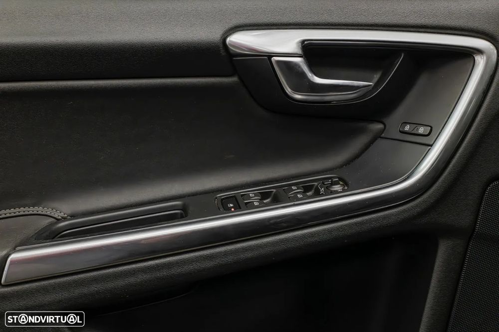 Volvo V60 2.0 D4 Momentum Start/Stop - 16