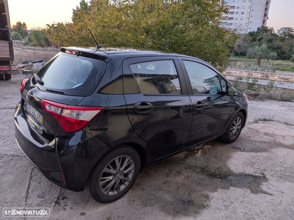 Toyota Yaris 1.0 VVT-i Exclusive - 2
