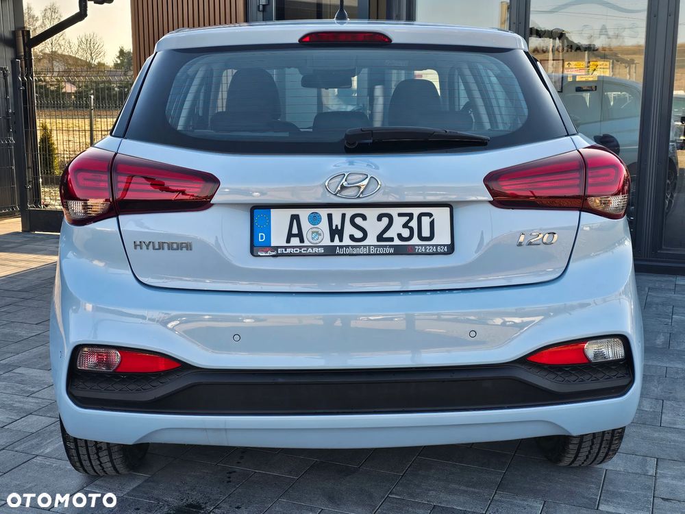 Hyundai i20 blue 1.2 Trend - 6