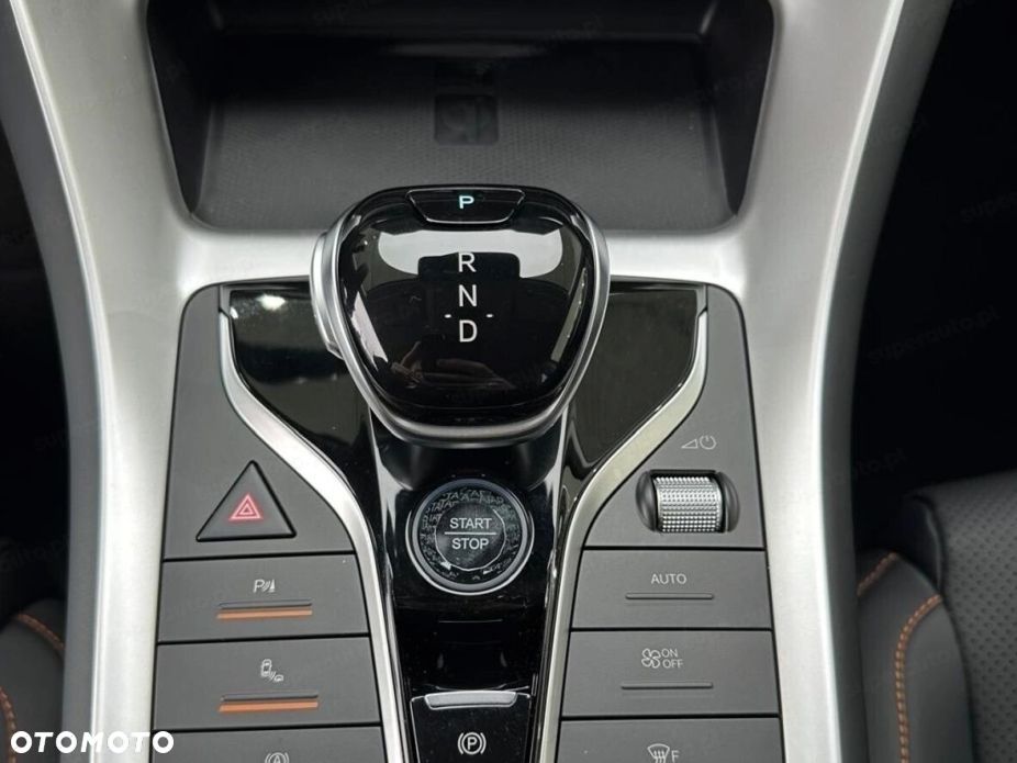 BYD Sealion 5 - 9
