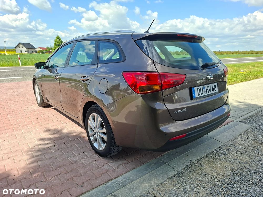 Kia Ceed - 4