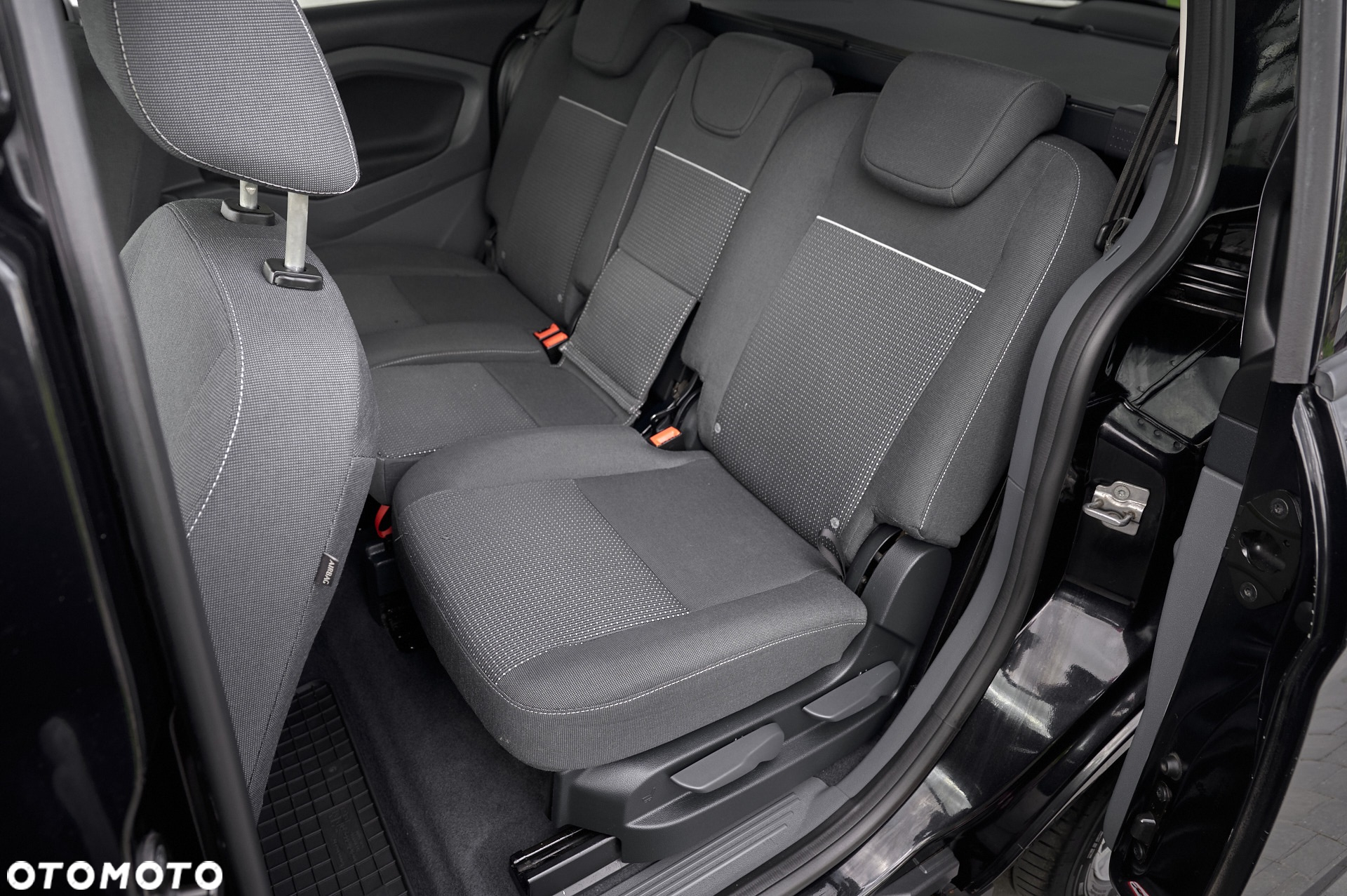 Ford Grand C-MAX - 28