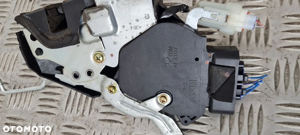 Toyota Rav4 II Zamek Klapy Bagażnika - 4