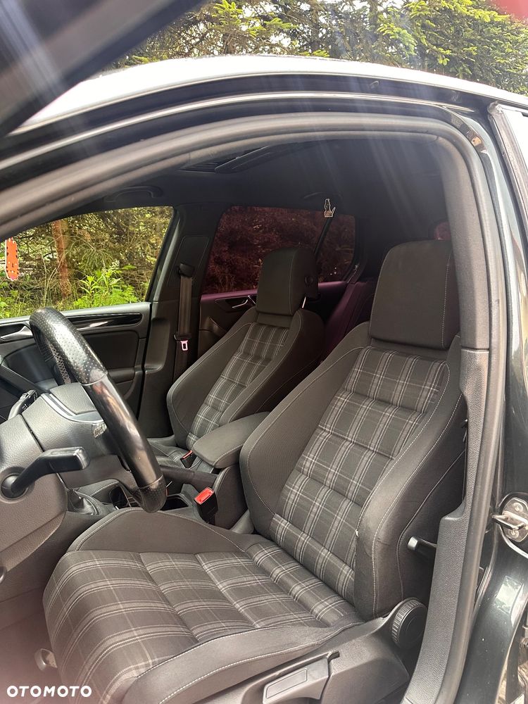 Volkswagen Golf - 12