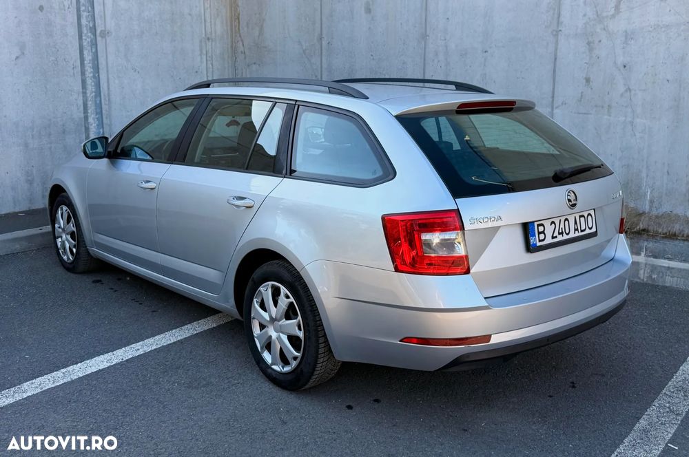 Skoda Octavia 1.6 TDI DSG Ambition - 4