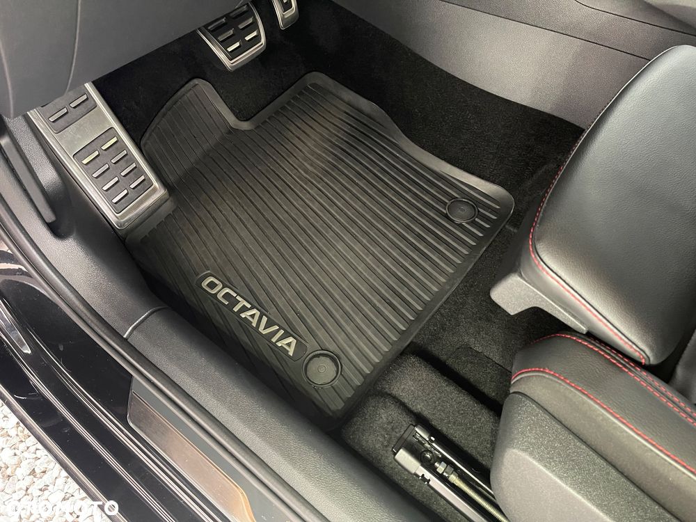 Skoda Octavia 2.0 TSI RS DSG - 29