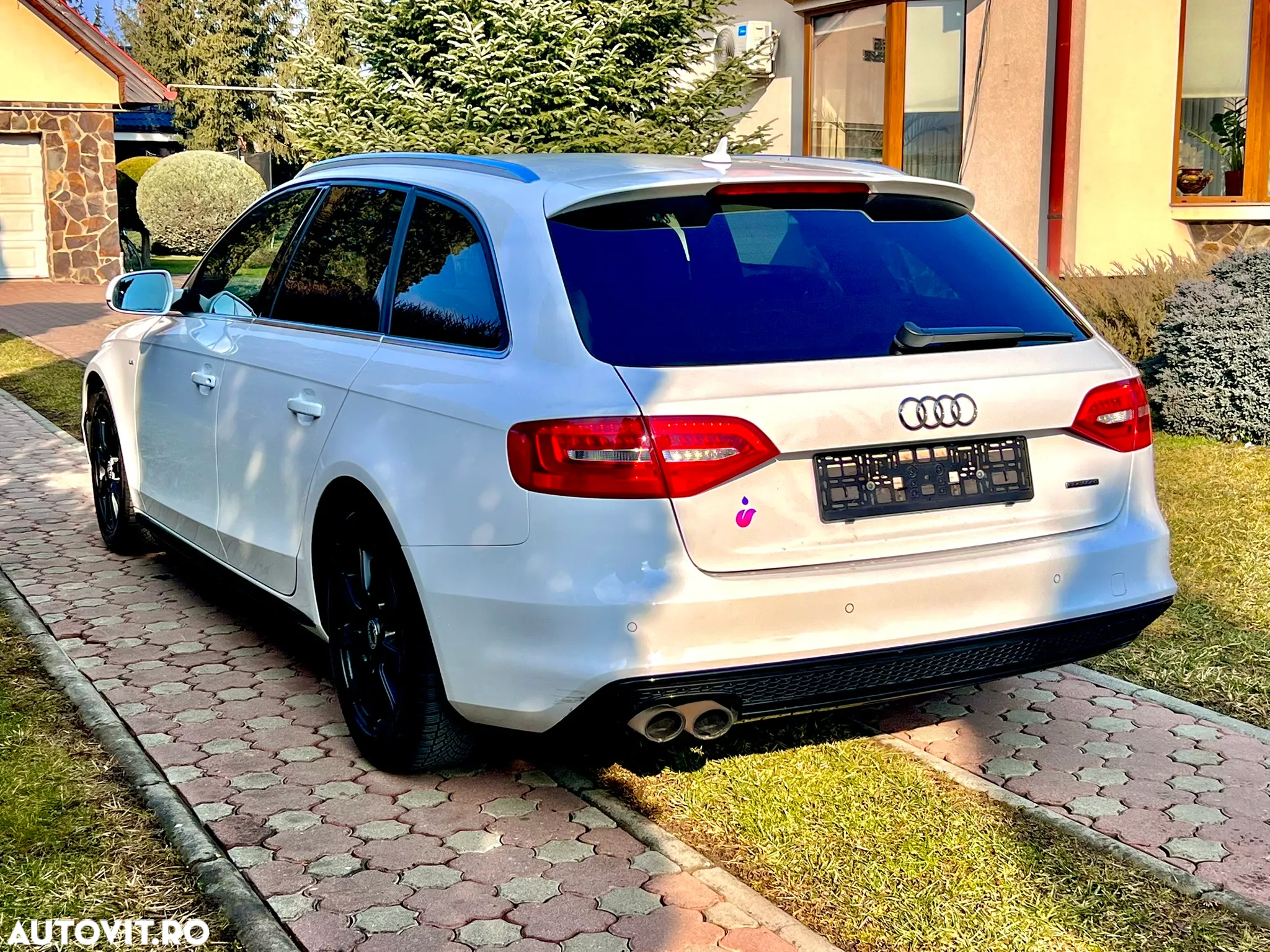 Audi A4 Avant 2.0 TDI DPF quattro S tronic S line Sportpaket - 4