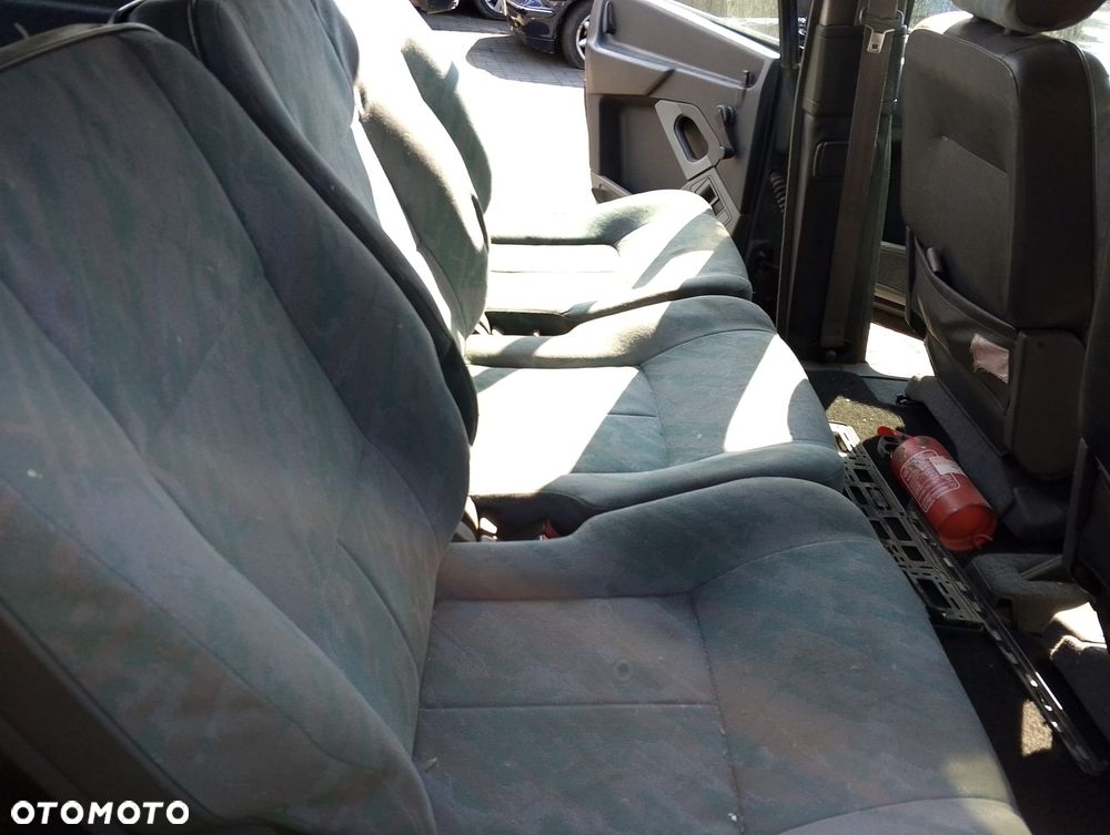 Renault Espace II (91-97r.) 2.2 B 110KM. Silnik J7T772(J7T 772)/J7T773(J7T 773)/J7T776(J7T 776) Skrzynia AR4/NG3/NG7 lakier NV596 – OTTOMAN GREEN.Cały na części. GWARANCJA !!!  Przód Tył Zestaw Komplet Drzwi Klapa Zderzak Błotnik Maska Grill Atrapa Szyba Pas Lampa Lusterko Boczki Fotel Kanapa Kokpit Deska Rozdzielcza Przełącznik Włącznik Sterownik Przewody Wiązka Instalacja Moduł Komputer Czujnik Listwa Pompa Alternator Wtryski Głowica Rozrusznik Kompresor Sprzęgło Dwumas Silnik Skrzynia ABS Klimatyzacji Paliwa Wspomagania Kolektor Turbina Przepustnica Zawór Chłodnica Koło Hak Belka Sanki Zawieszenie Mcpherson Półoś Amortyzator Wydech Tłumik Zacisk Most - 8