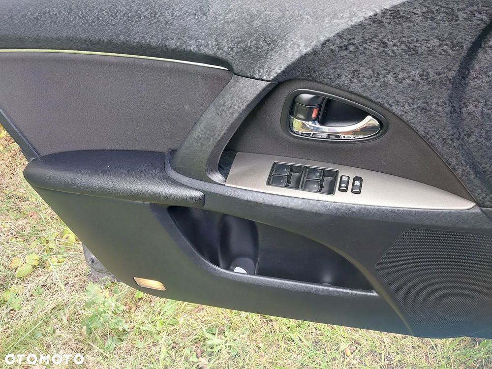 Toyota Avensis 1.8 Sol - 4