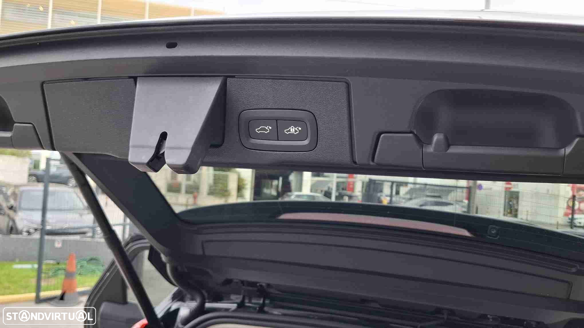Volvo XC 60 2.0 B4 Core - 18