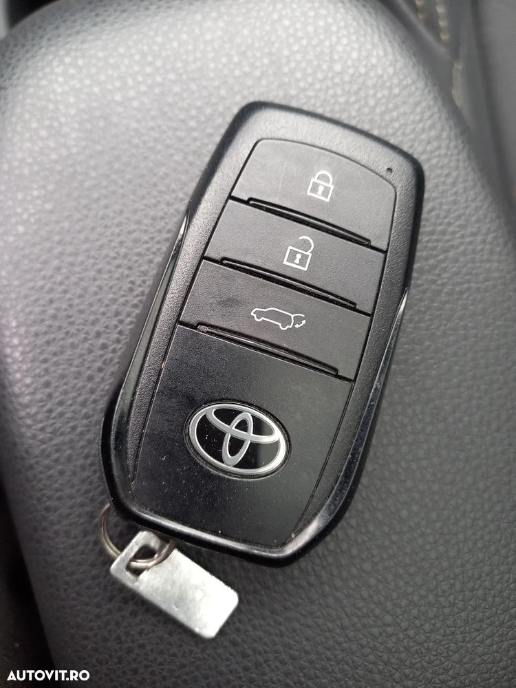 Toyota Yaris Cross 1.5 VVT-i HSD 4x4 Exclusive Adventure - 33