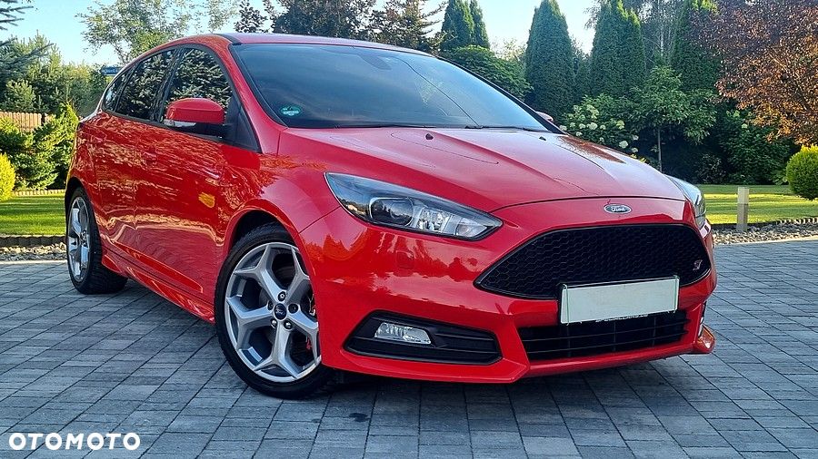 Ford Focus 2.0 EcoBoost ST mit Leder-Sport-Paket - 6