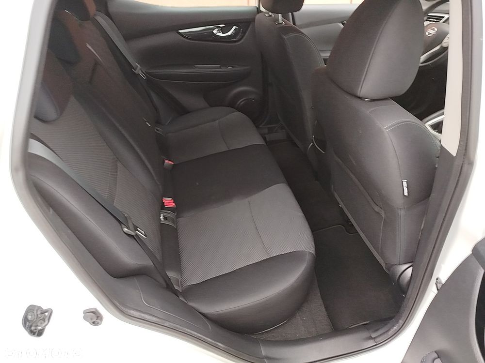 Nissan Qashqai 1.2 DIG-T N-Vision - 24