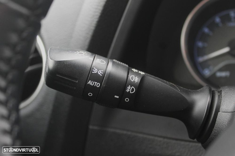 Toyota Auris 1.4 D-4D Exclusive - 23