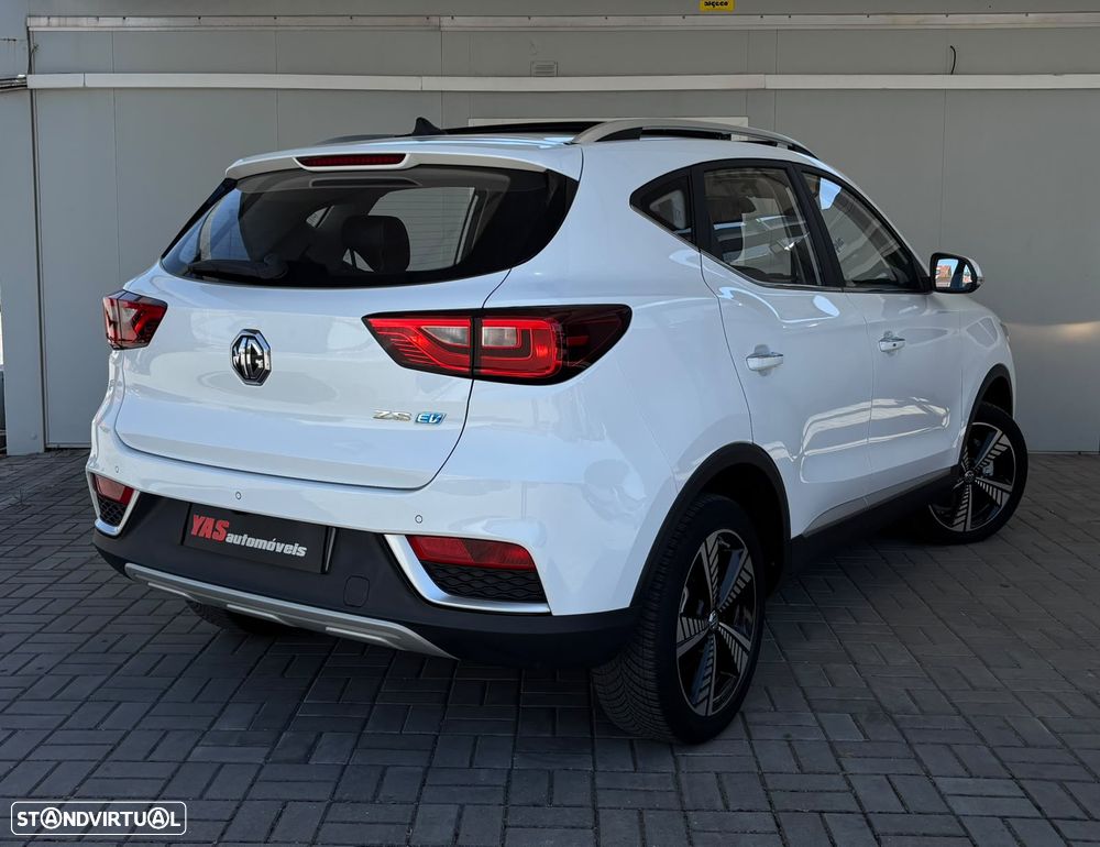 MG ZS EV 44.5 kWh Luxury - 29