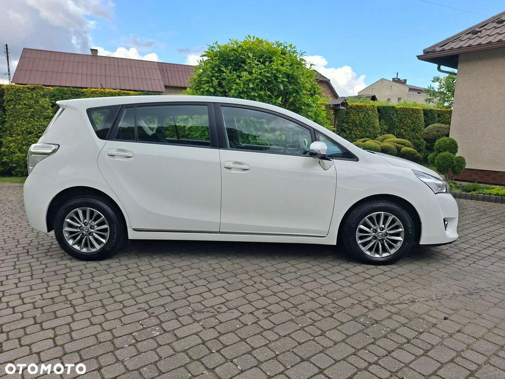 Toyota Verso 1.6 D-4D Premium - 6