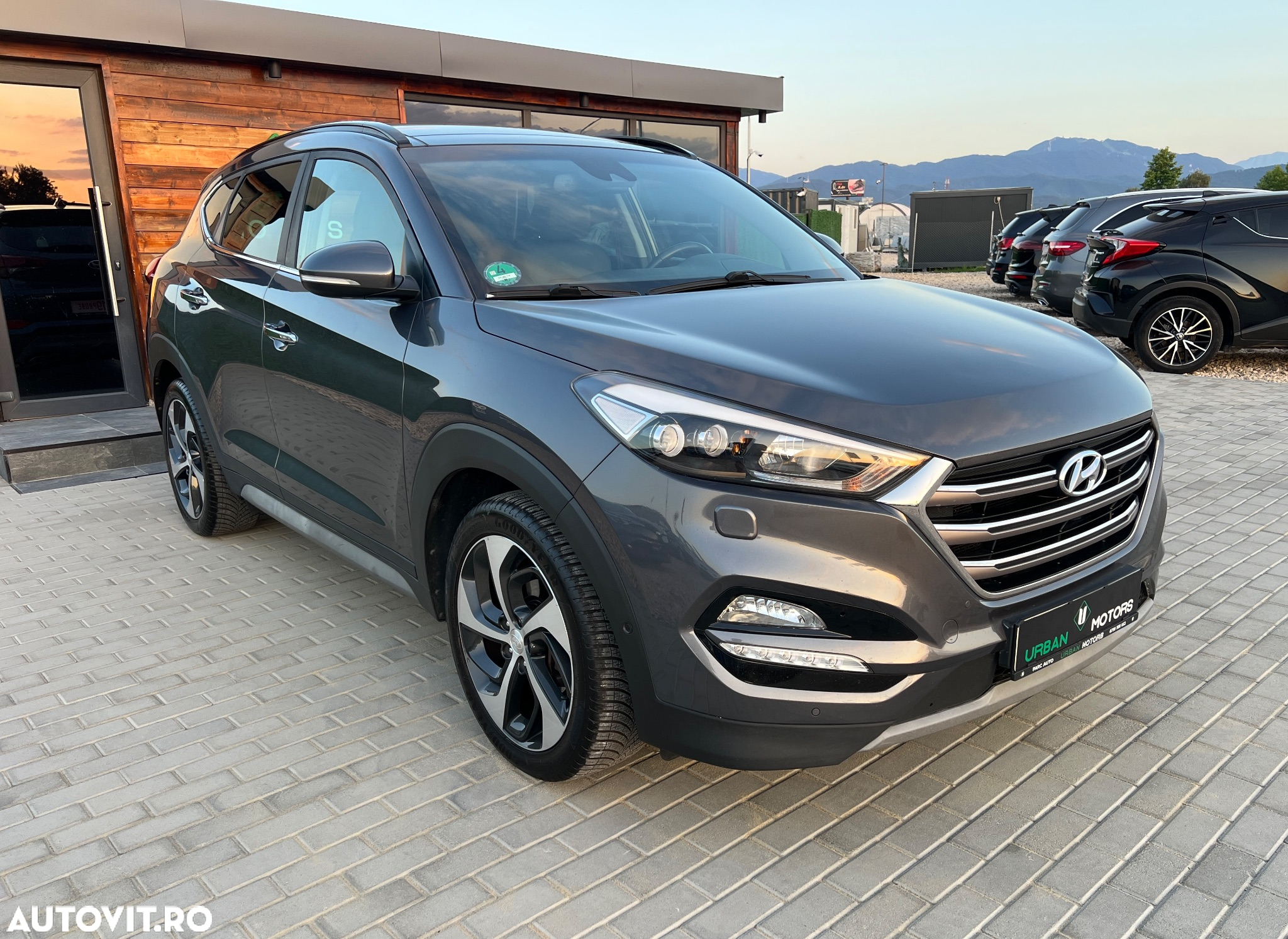 Hyundai Tucson 2.0 CRDI 4WD Automatik Premium - 9
