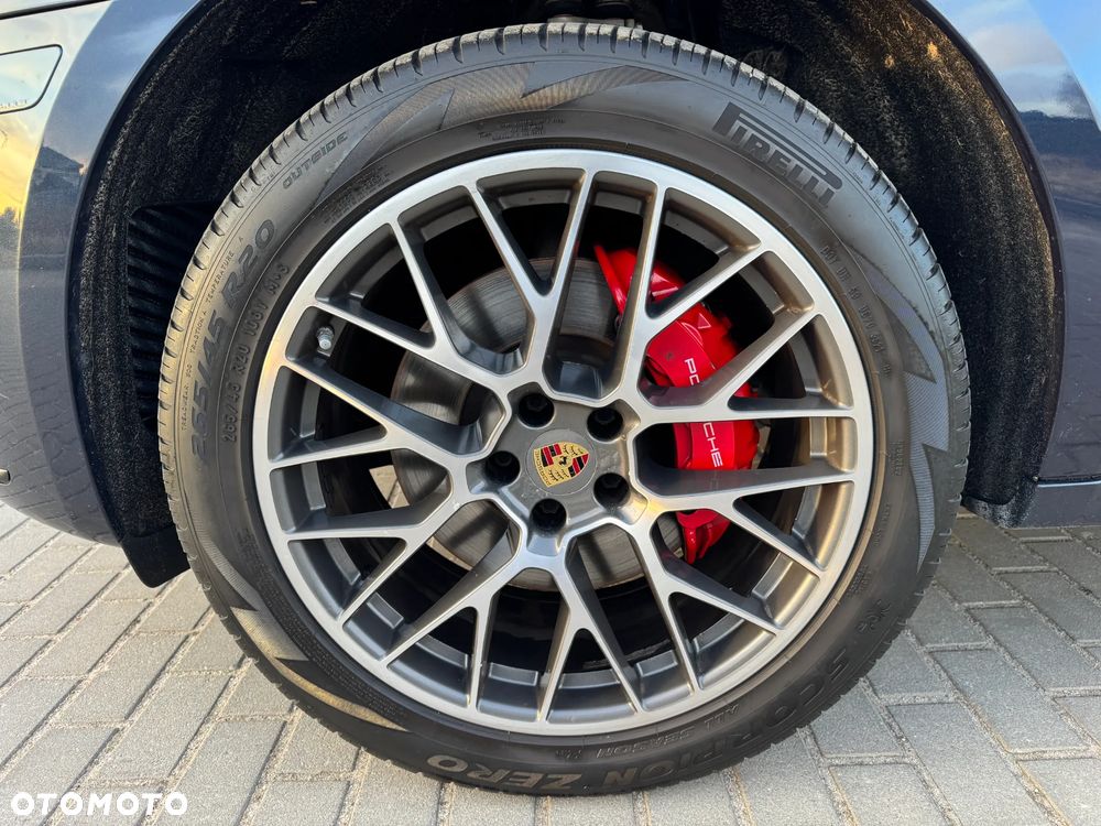 Porsche Macan Turbo PDK - 40