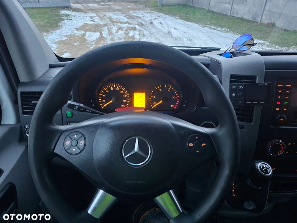Mercedes-Benz Sprinter - 15