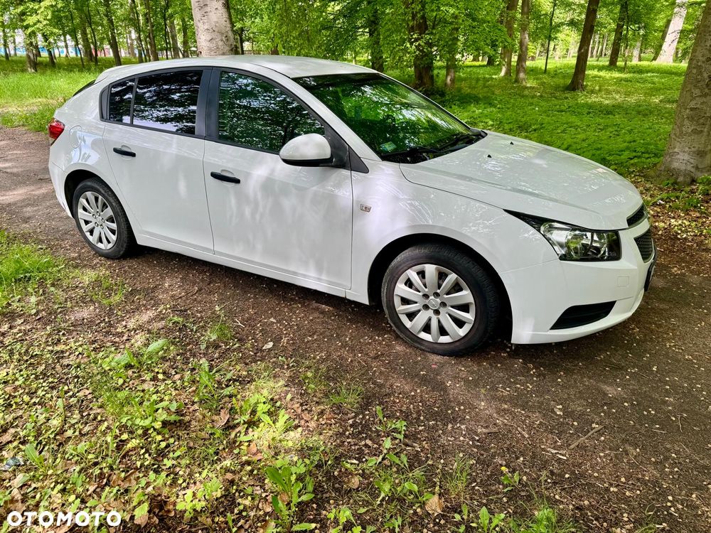 Chevrolet Cruze 1.8 LS+ - 11