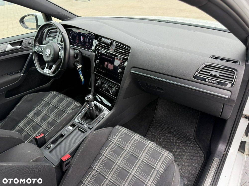 Volkswagen Golf VII 2.0 TDI BMT GTD - 30