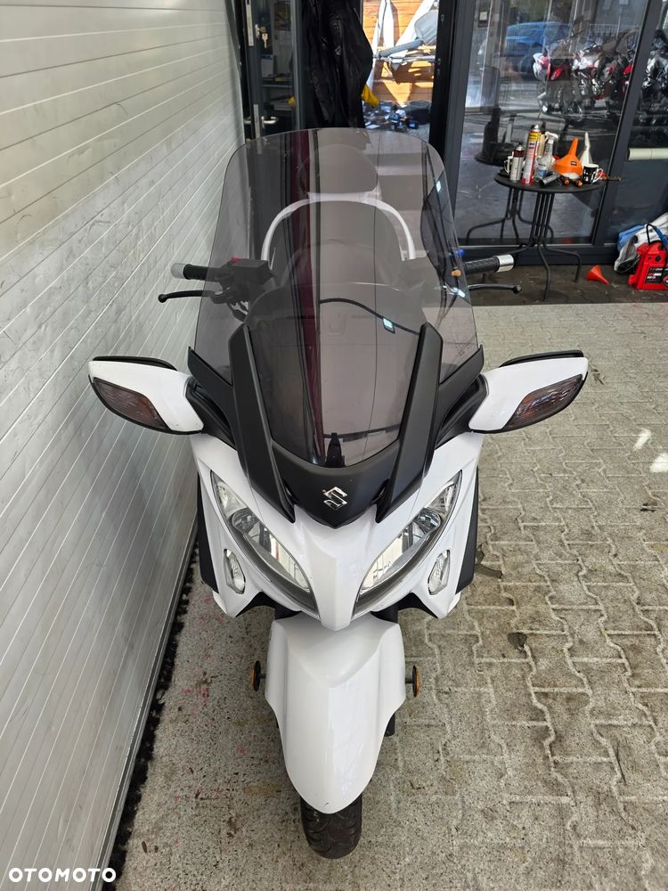 Suzuki Burgman - 17