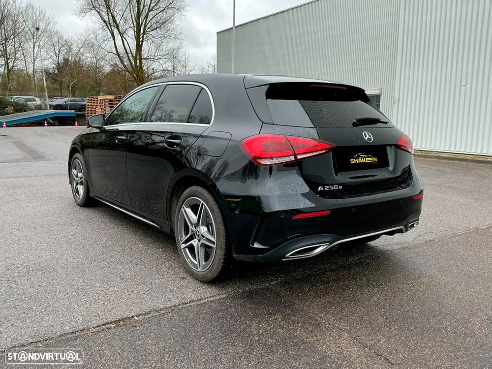Mercedes-Benz A 250 e AMG Line - 4